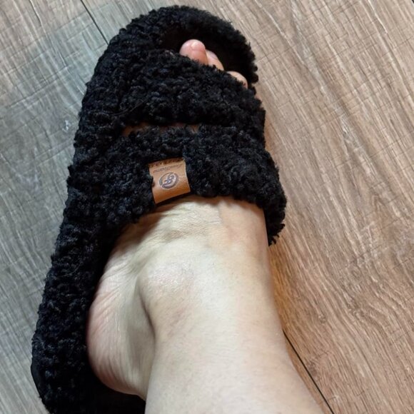 Women's Matt-Black Fuzzy Open-toe Slippers Soft Comfy Foam Indoor House Shoes - Picture 6 of 12